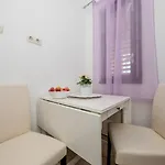 בית הארחה Makaus