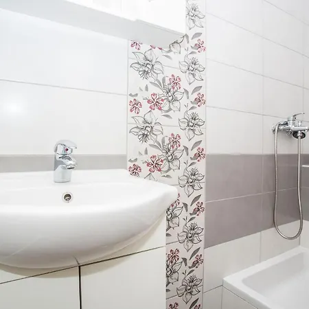 Makaus Supetarska Draga