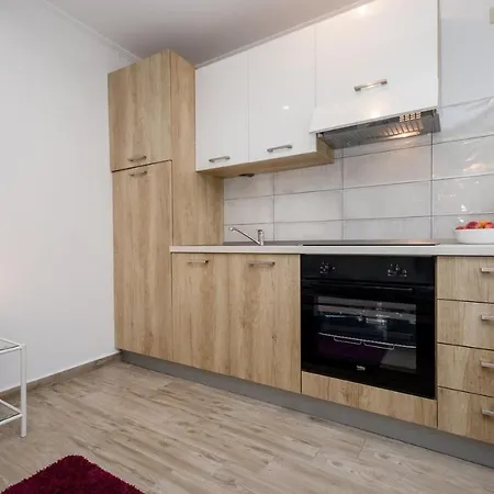 Makaus Supetarska Draga