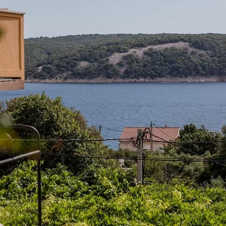 Makaus Pensión Supetarska Draga