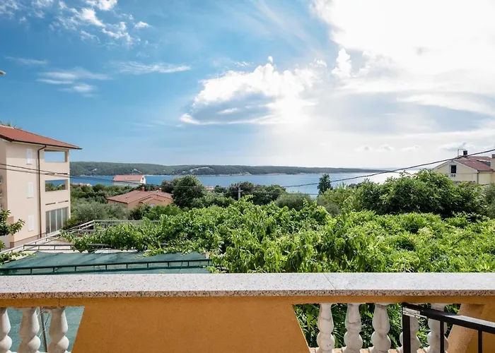 Makaus 3* Supetarska Draga