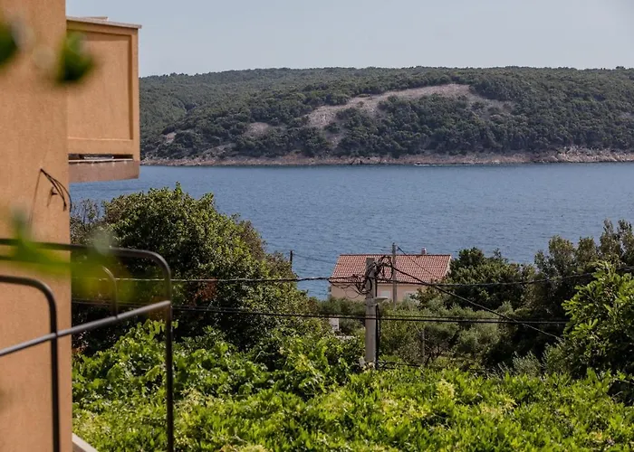 Makaus Pensión Supetarska Draga