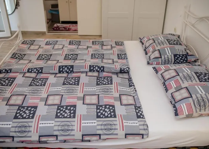 Makaus 2832 Гостевой дом Супетарска-Драга